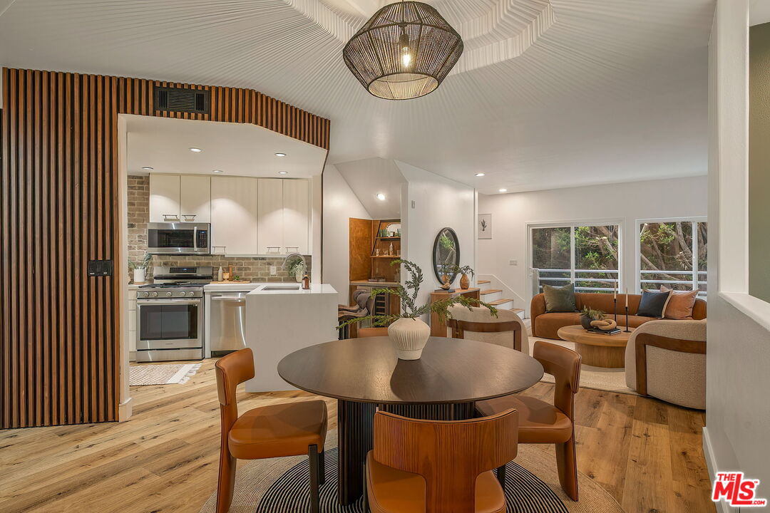 1160 Granville Ave Unit: 104