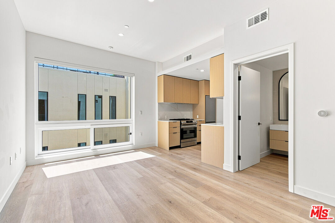 3555 Overland Ave Unit: 311