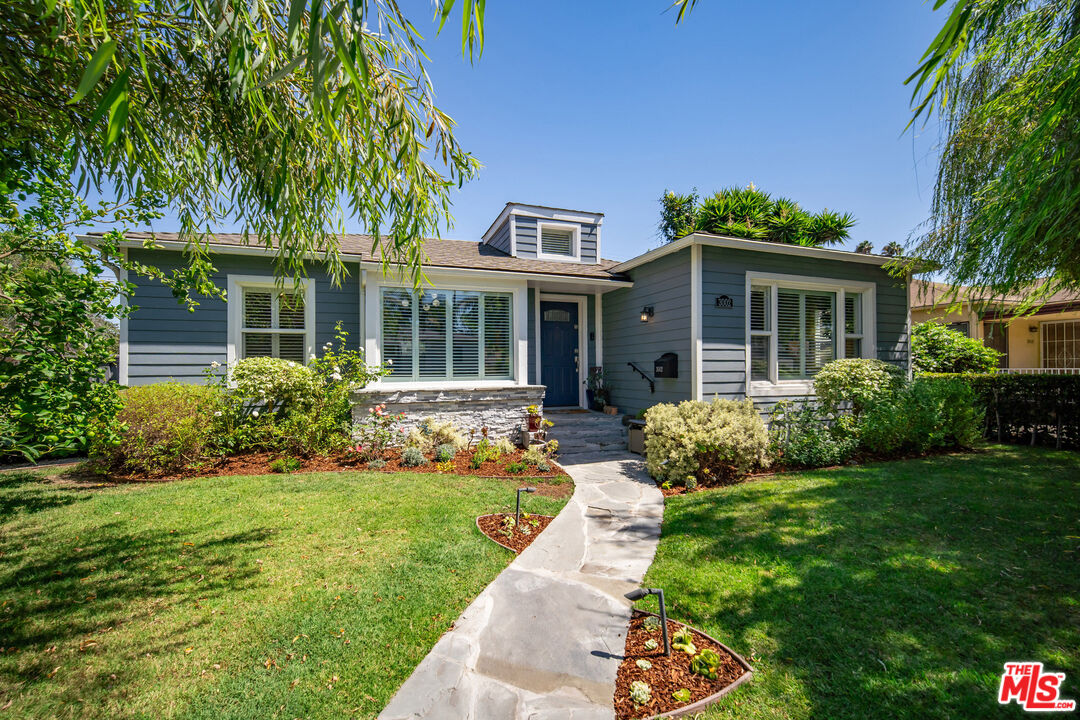 3002 S Beverly Dr