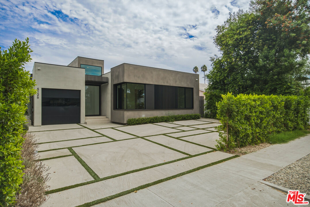 5126 Lindley Ave