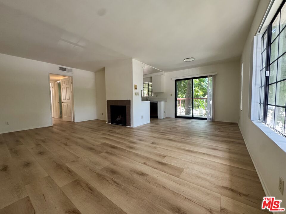 10737 LA GRANGE AVE Unit: 1