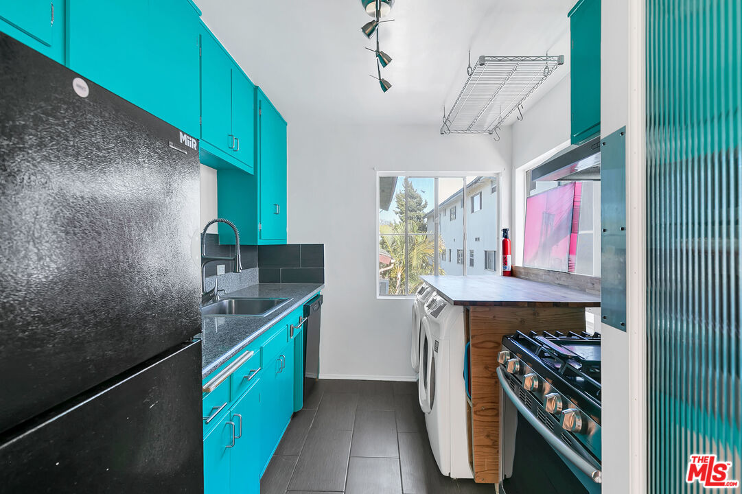 1915 S Shenandoah St Unit: 10