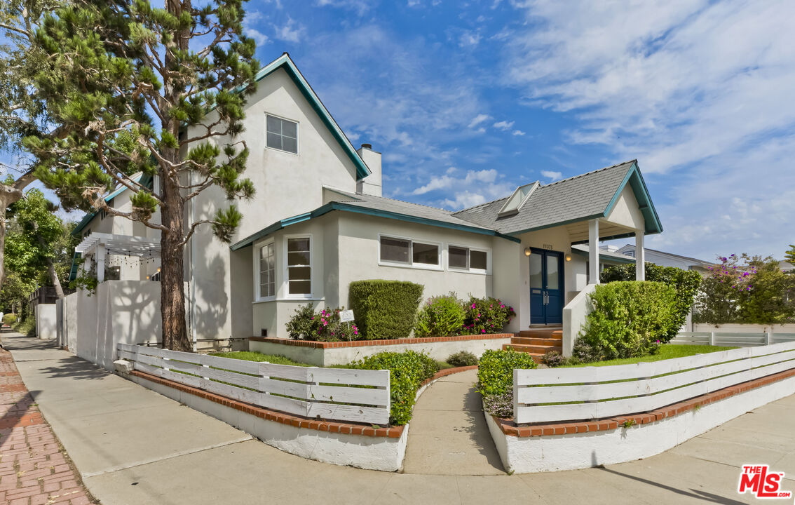 11375 Montana Ave