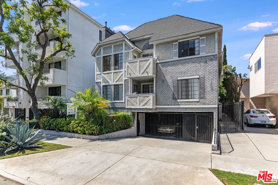 1931 Malcolm Ave Unit: 204