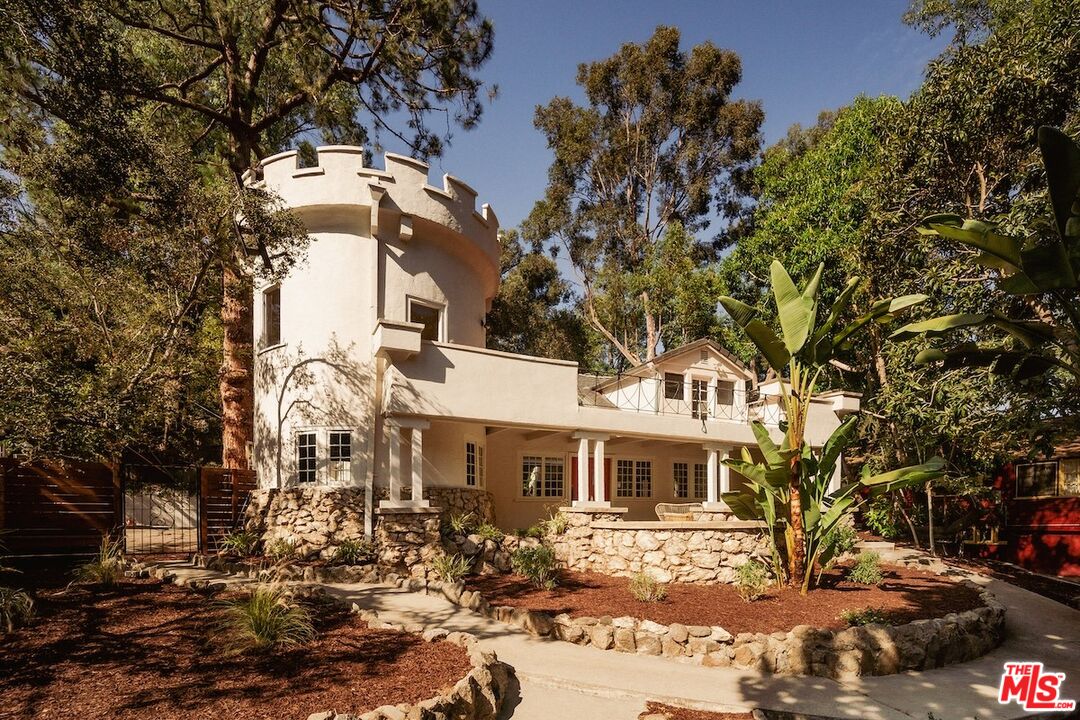 8337 Lookout Mountain Ave