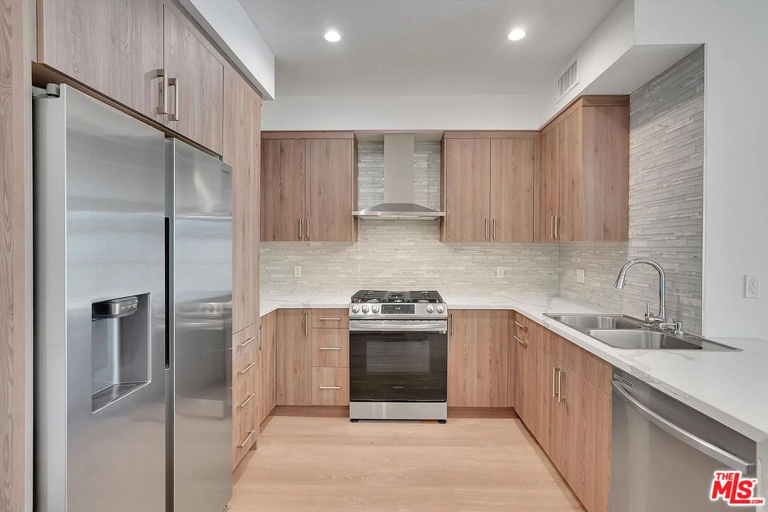 14419 Riverside Dr Unit: 306A