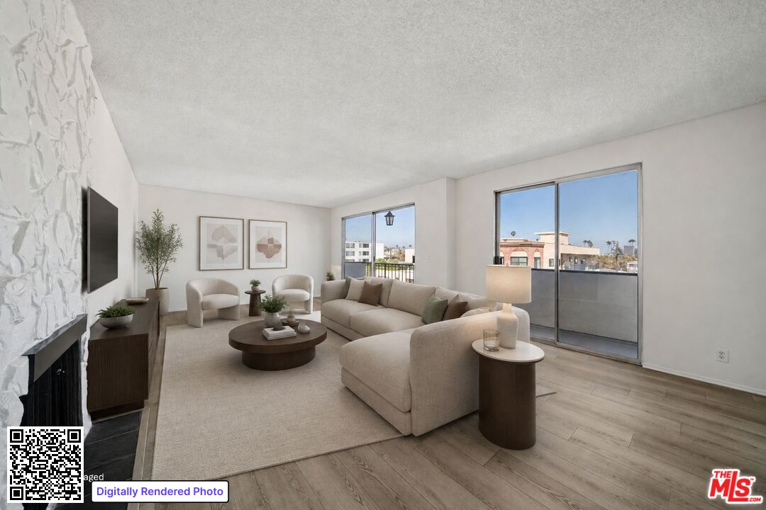 333 S Elm Dr Unit: 304