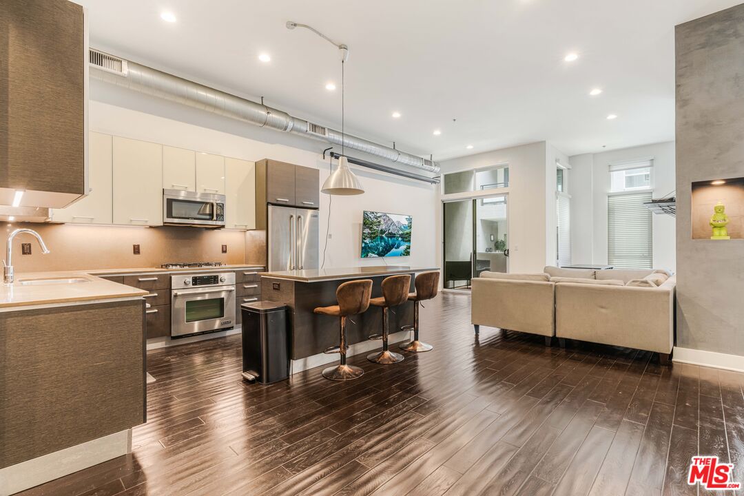 13320 Beach Ave Unit: 207