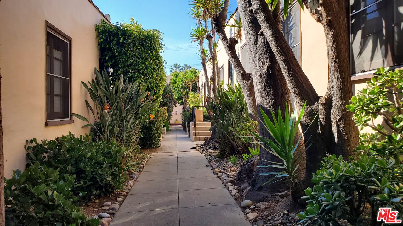 1118 20th St Unit: #A