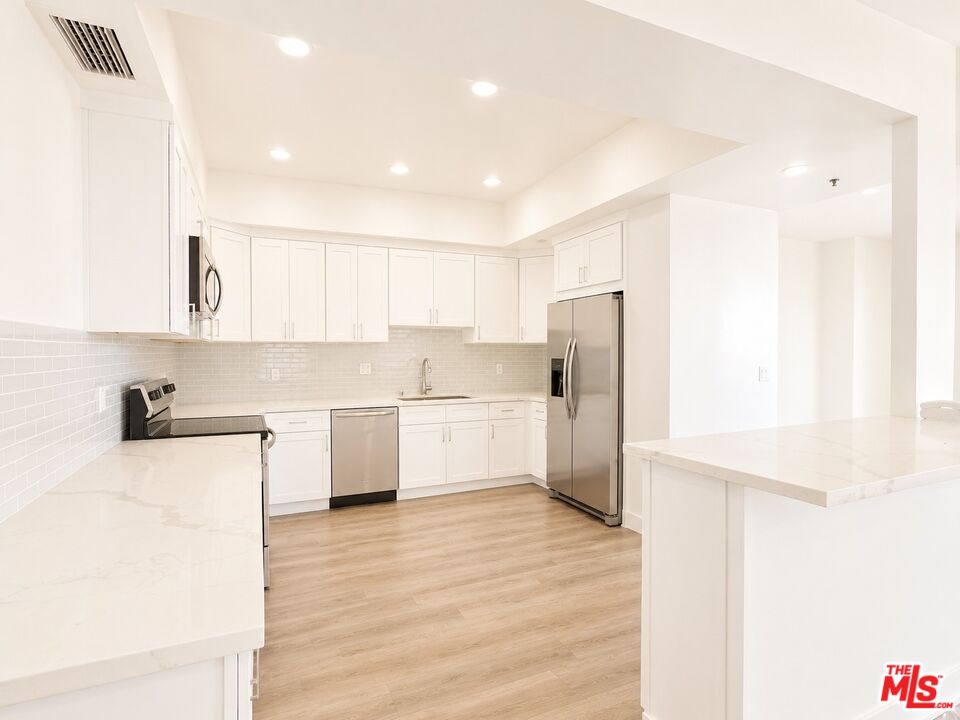 10390 WILSHIRE BLVD Unit: 1805