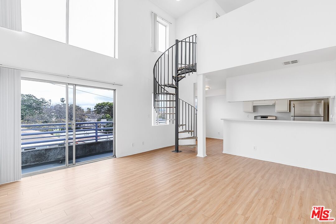 1616 Brockton Ave Unit: 306