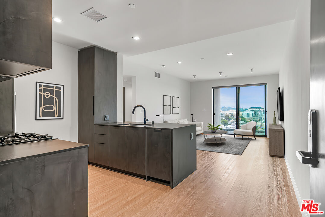 3688 Overland Ave Unit: 521