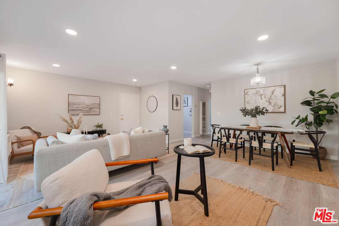 4933 Indian Wood Rd Unit: 364