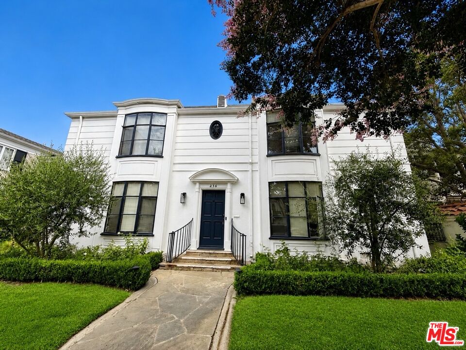 236 S Spalding Dr Unit: 1/2