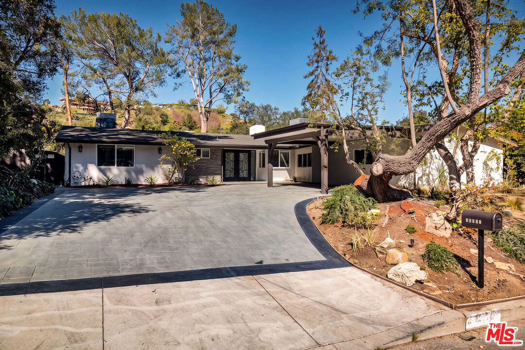 16047 Meadowcrest Rd