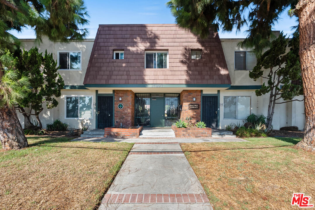 14807 Condon Ave Unit: 213