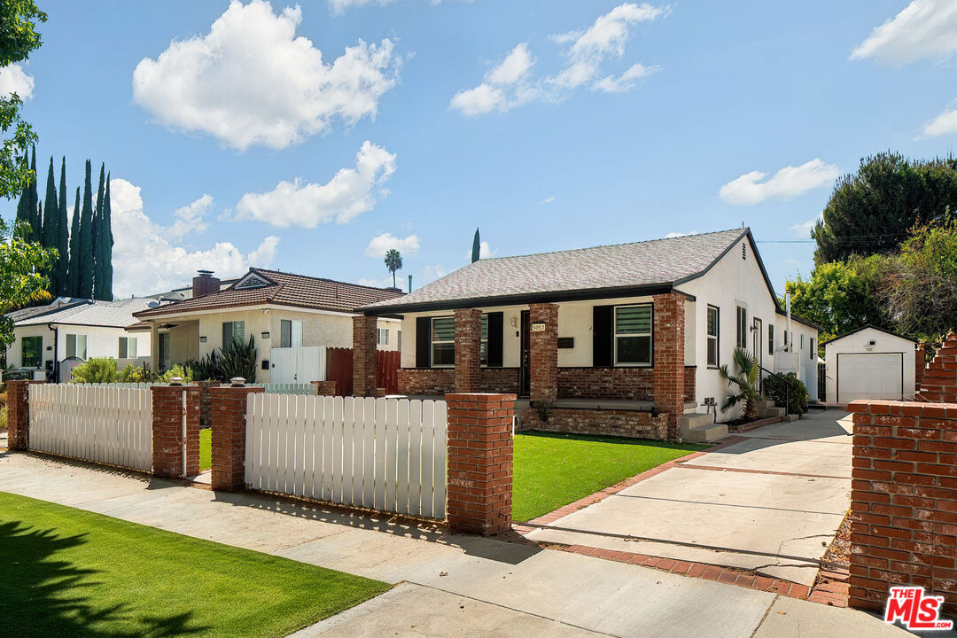 5053 Enfield Ave