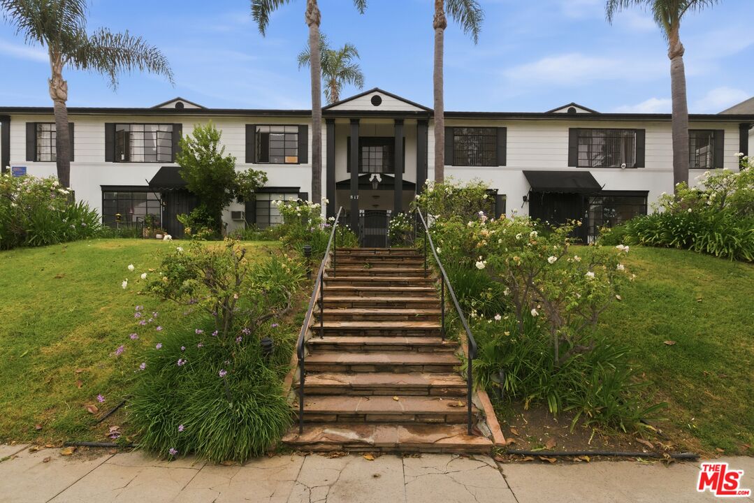 817 S Windsor Blvd