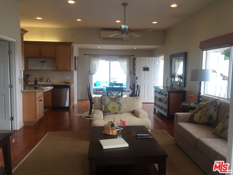 3952 Las Flores Canyon Rd