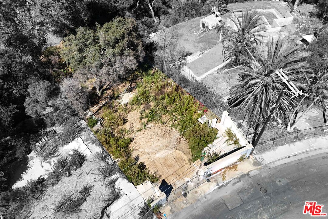 16521 Las Casas Pl
