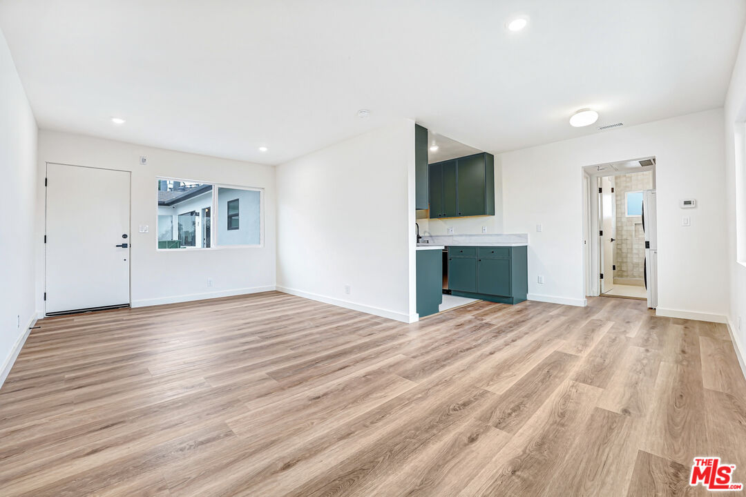 16185 W Sunset Blvd Unit: 6