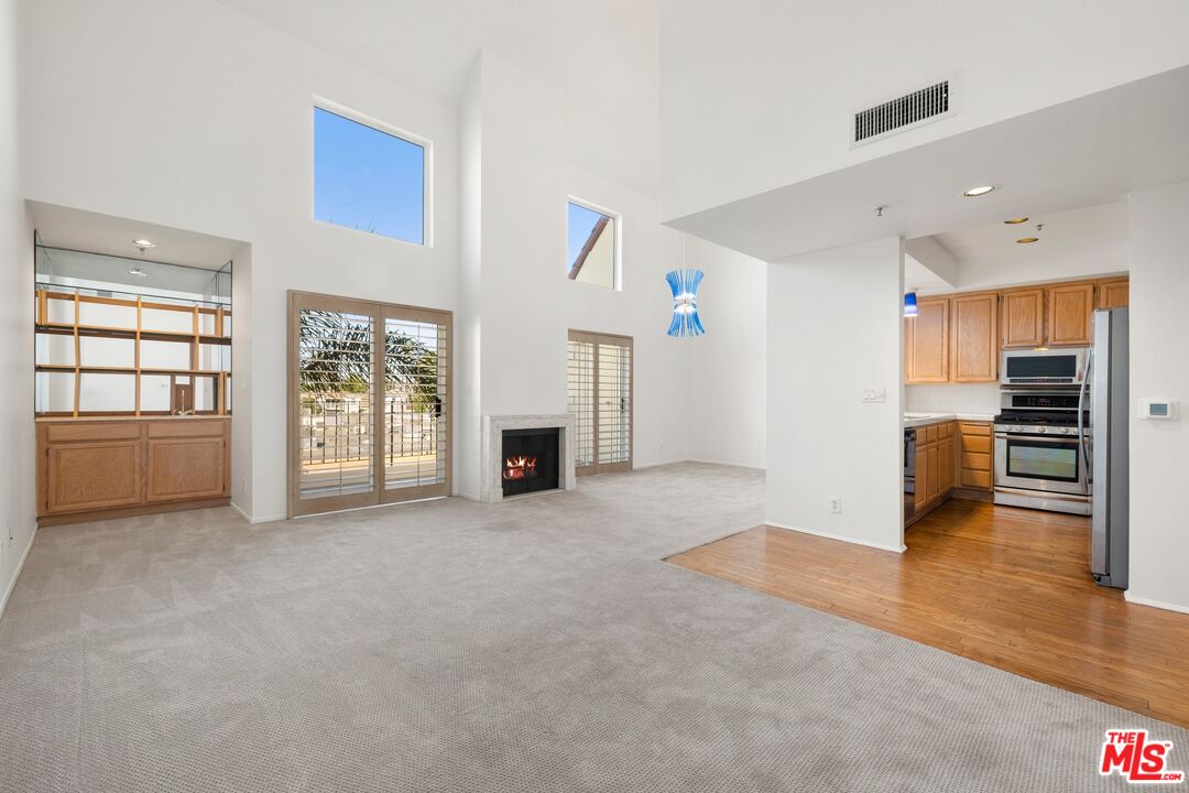235 Main St Unit: 223