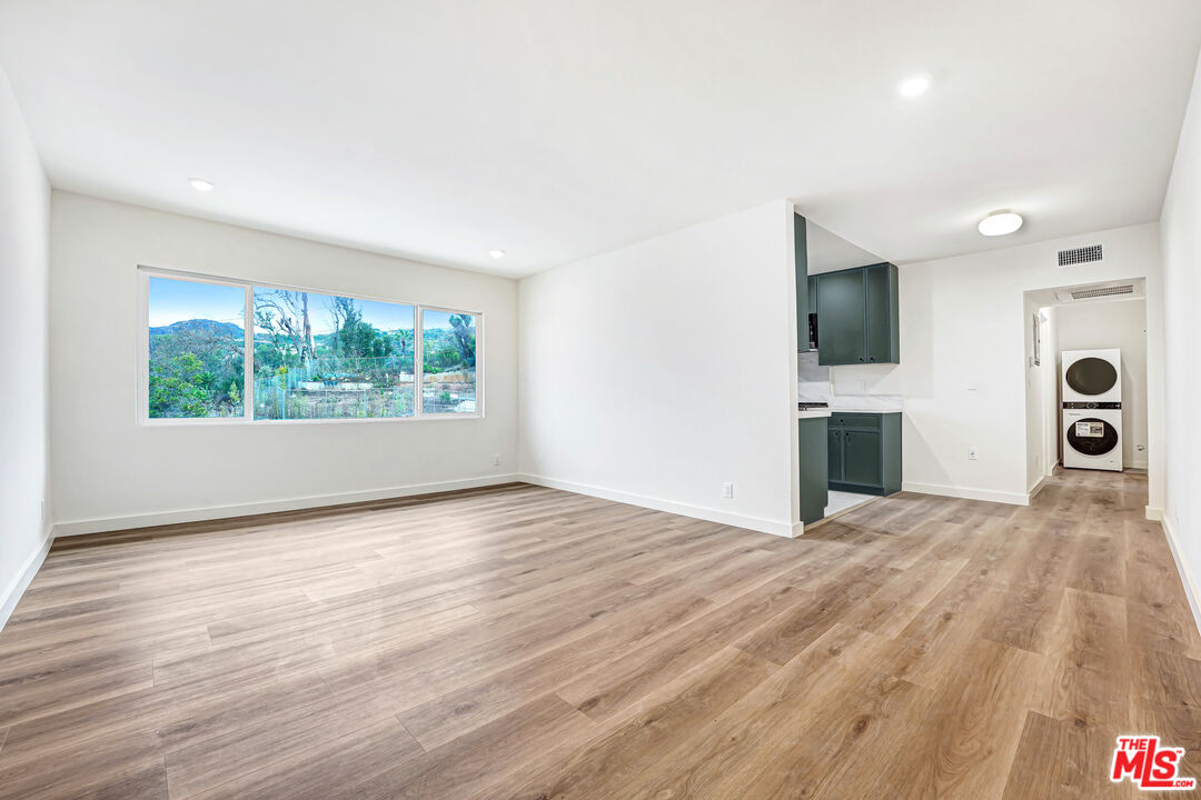 16185 W Sunset Blvd Unit: 9