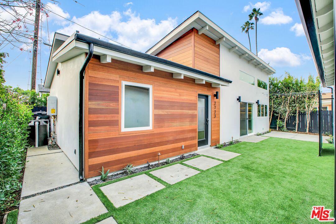 2723 Burkshire Ave