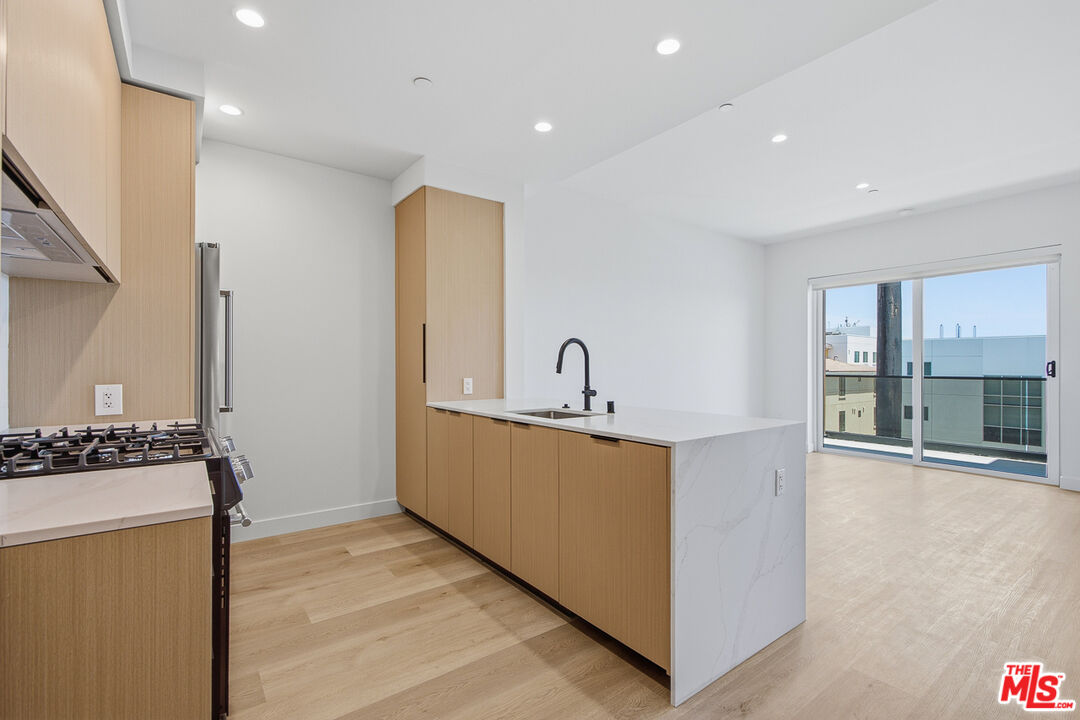 3555 Overland Ave Unit: 406