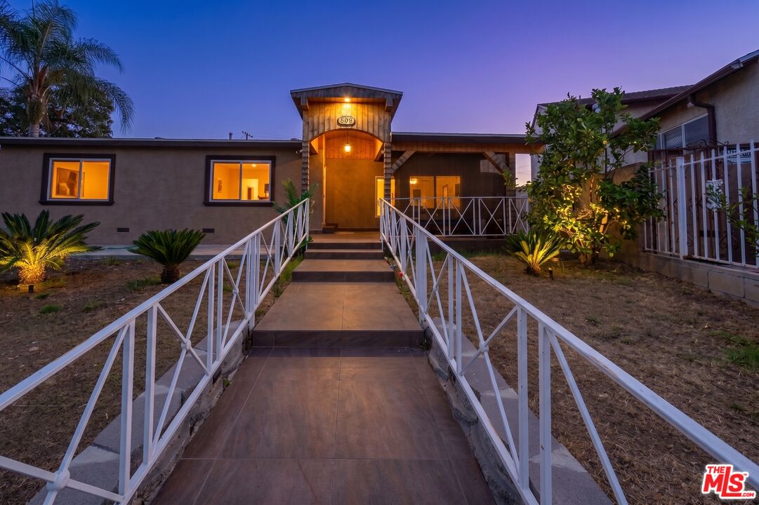 8149 Alcove Ave