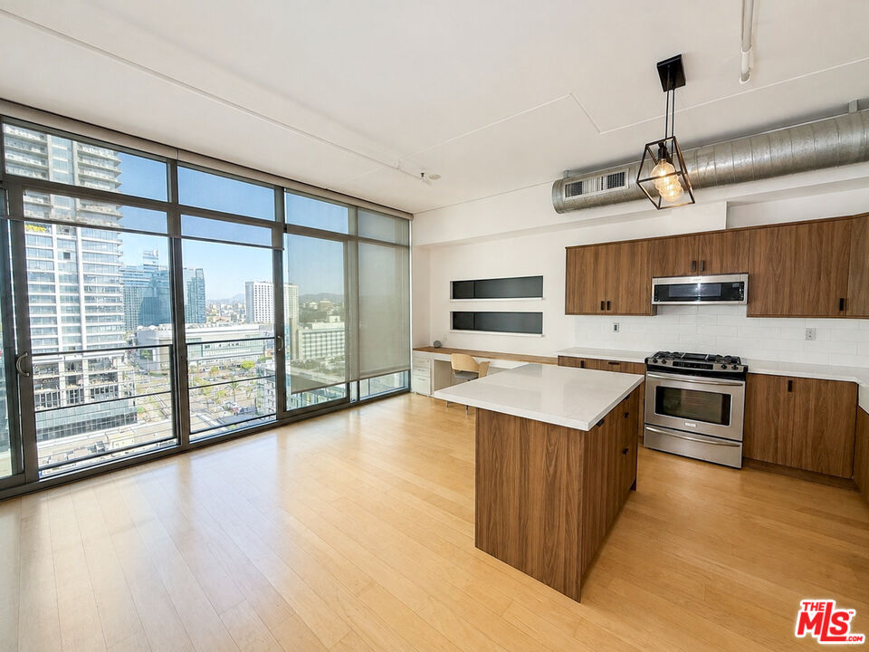 1100 S Hope St Unit: 1510