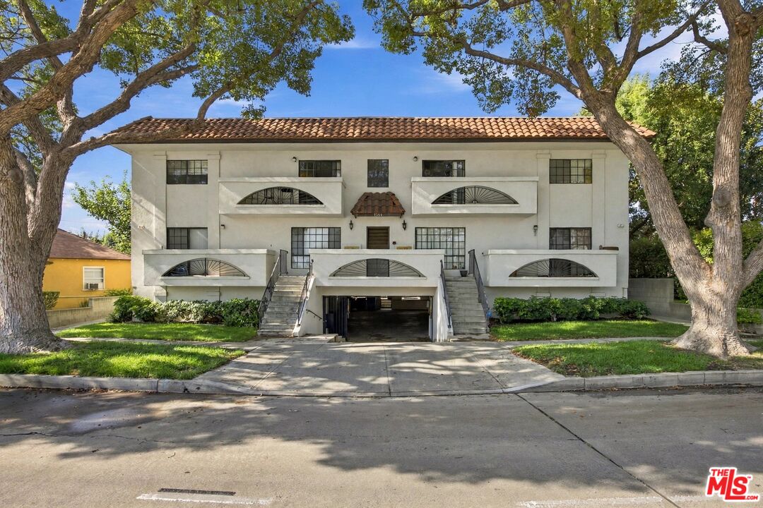 1544 N Edison Blvd
