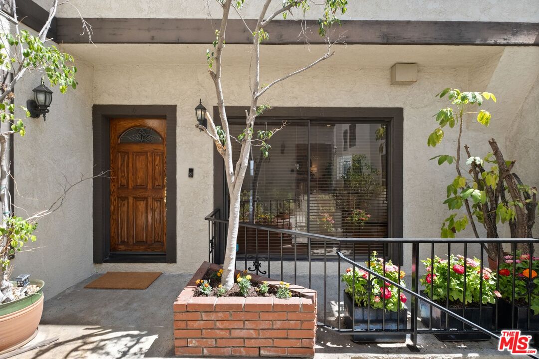 4338 Gentry Ave Unit: 4