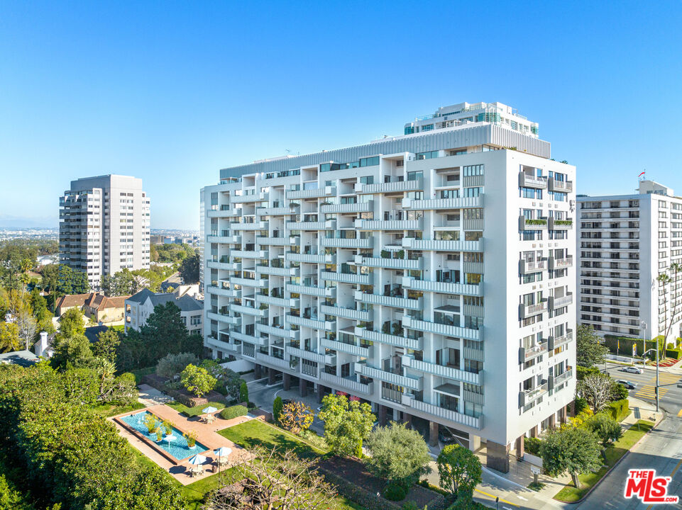 10375 Wilshire Blvd Unit: 14HK