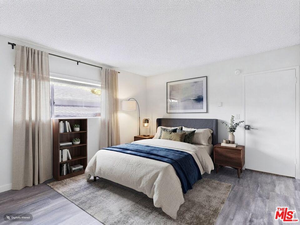 11825 National Blvd Unit: 6