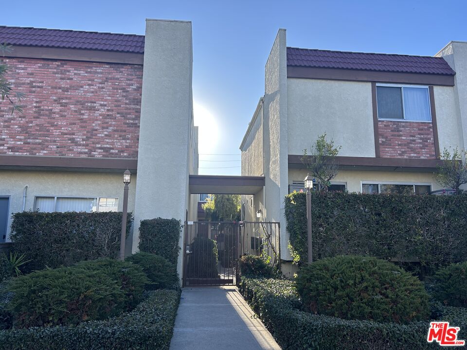 2452 Chelsea Pl Unit: E