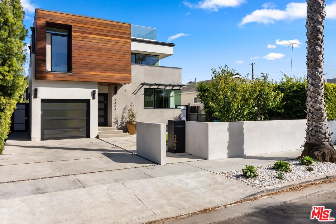 3464 Greenwood Ave