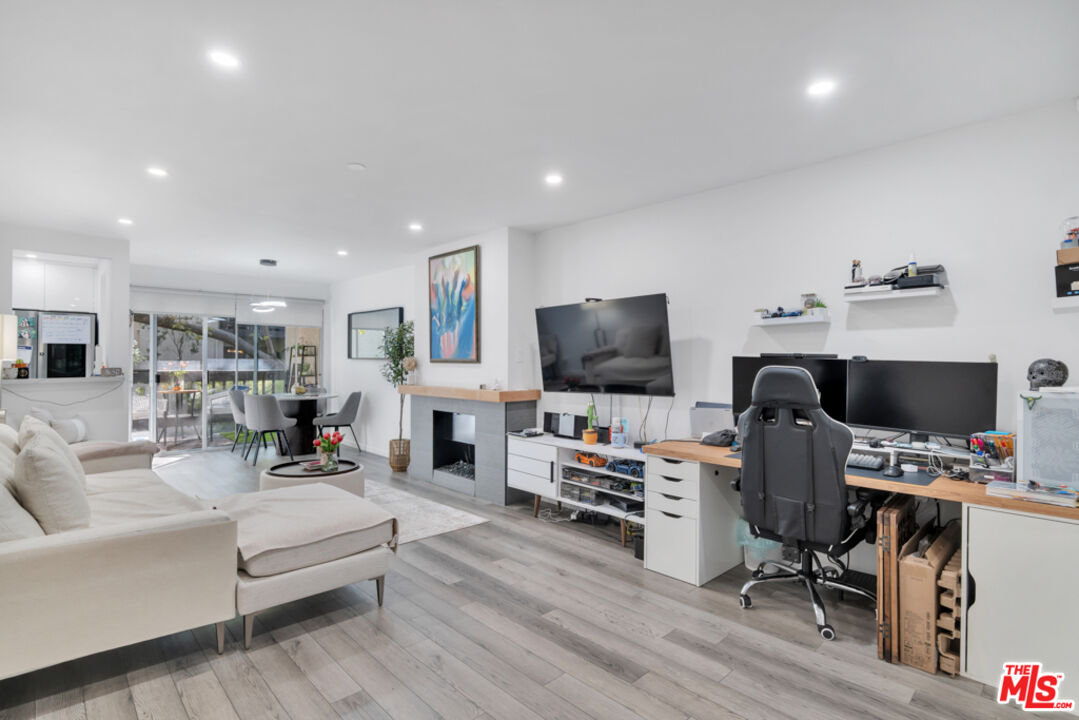 8106 Summertime Ln