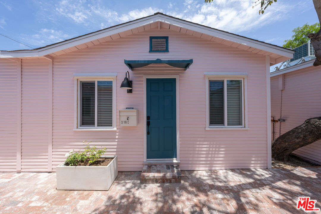 314 N Venice Blvd Unit: C