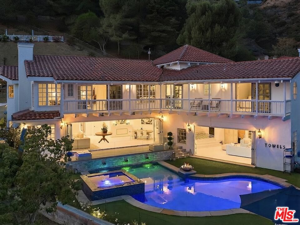 1423 Floresta Pl