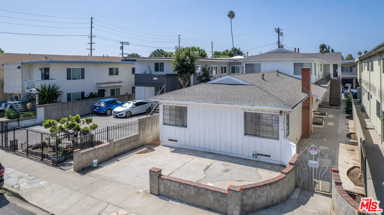 1631 Granville Ave