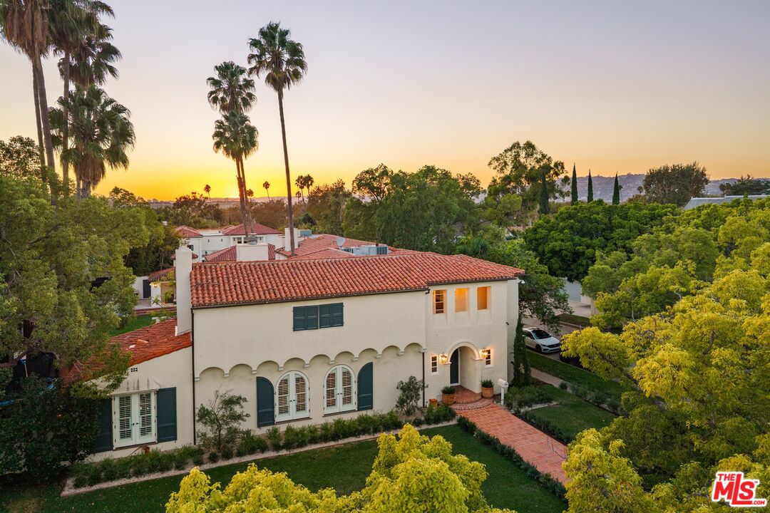 401 S Las Palmas Ave