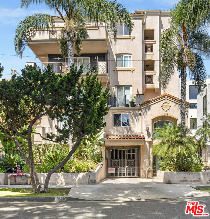 8609 W West Knoll Dr Unit: H