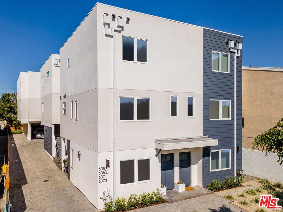 635 N Harvard Blvd