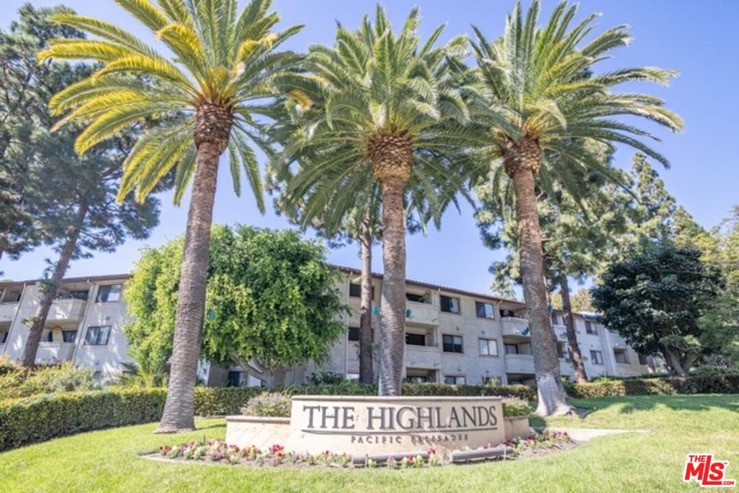 501 Palisades Dr Unit: 103