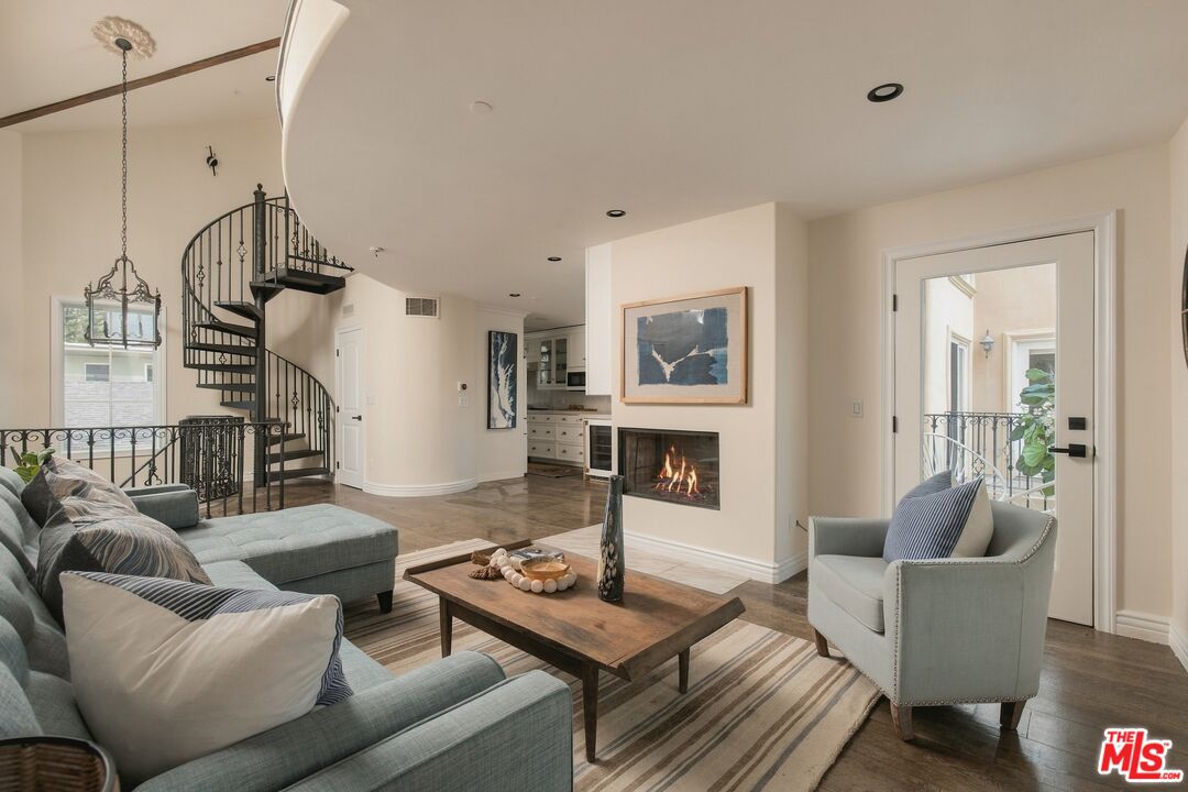 837 18th St Unit: 3