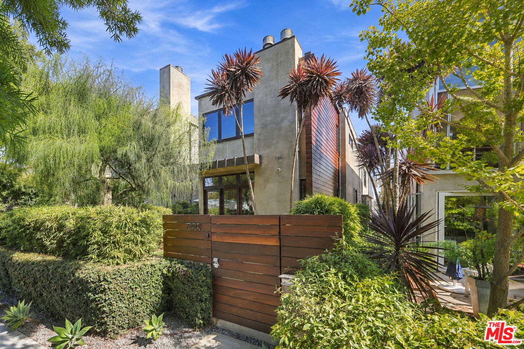 744 Marine St