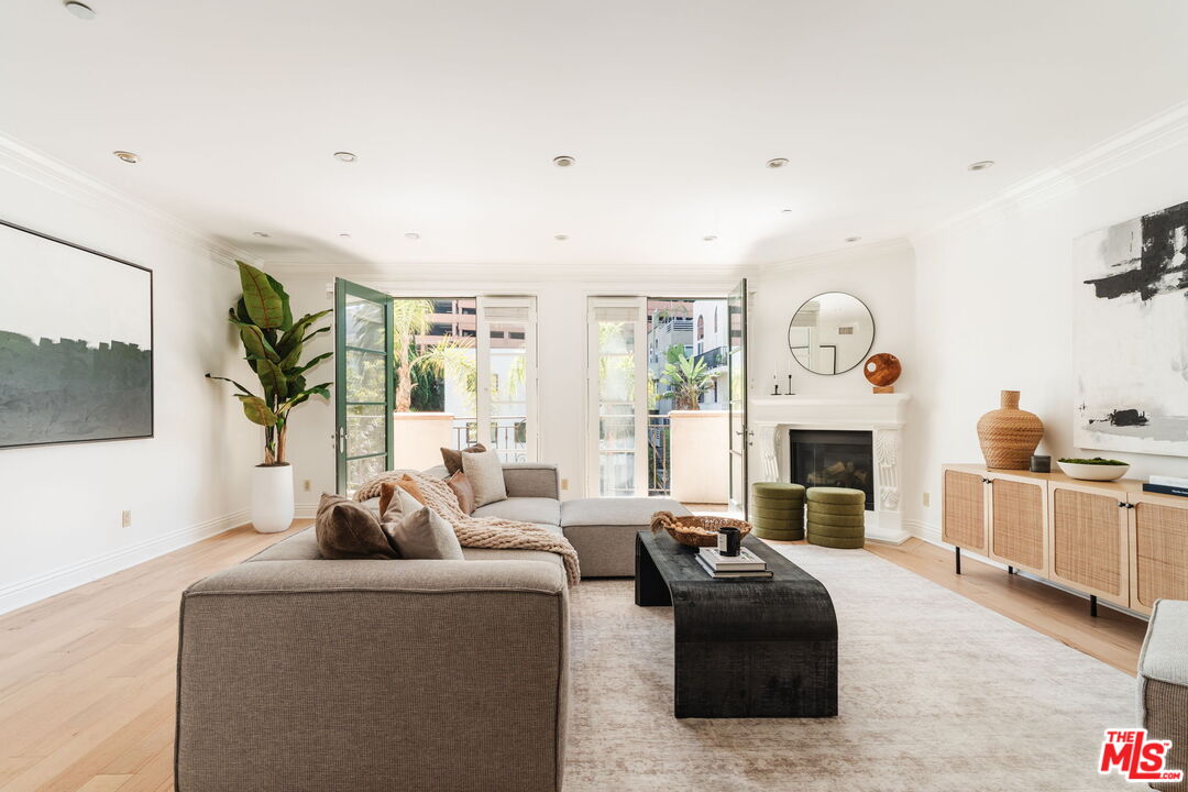 11749 Goshen Ave Unit: 301
