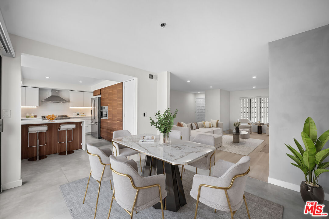 136 S Swall Dr Unit: 4