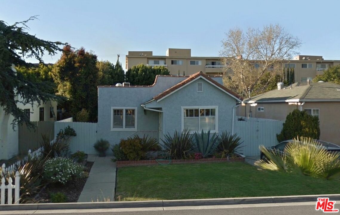10761 Westminster Ave